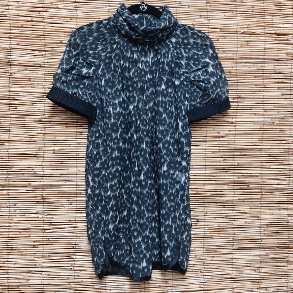 Marc Jacobs Animal Print Sheer Tunic Size 4 Turtleneck lightweight